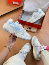 Carregar imagem no visualizador da galeria, Tênis New Balance 550 - Branco/Azul