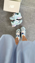 Carregar imagem no visualizador da galeria, New Balance 9060 – Azul
