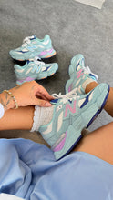 Carregar imagem no visualizador da galeria, New Balance 9060 – Azul