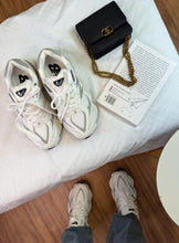 Carregar imagem no visualizador da galeria, New Balance 9060 - Branco/Cinza