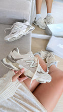 Carregar imagem no visualizador da galeria, New Balance 9060 – Cinza/Marrom