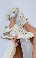 Carregar imagem no visualizador da galeria, New Balance 9060 – Cinza/Marrom