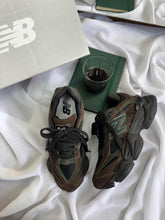 Carregar imagem no visualizador da galeria, New Balance 9060 - Marrom/Verde