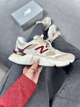 Carregar imagem no visualizador da galeria, New Balance 9060 - Linen Burgundy