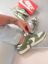 Carregar imagem no visualizador da galeria, Nike Dunk Low “Musgo”