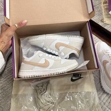Carregar imagem no visualizador da galeria, Tênis Nike Dunk Low - Gliter