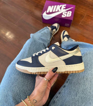 Carregar imagem no visualizador da galeria, Tênis Sb DUNK Low - BLUE GOLD