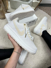 Carregar imagem no visualizador da galeria, Tênis Nike Air Force - Branco/Creme