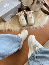 Carregar imagem no visualizador da galeria, Tênis Nike Air Force - Lux Shine