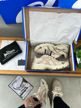 Carregar imagem no visualizador da galeria, Tênis Asics Gel 1130 - Bege