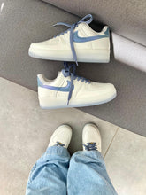 Carregar imagem no visualizador da galeria, Nike Air Force 1 “Azul Metálico”