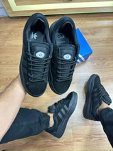 Carregar imagem no visualizador da galeria, Tênis Adidas BAD Bunny X Campus - ALL BLACK