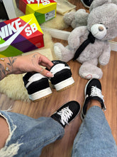 Carregar imagem no visualizador da galeria, Tênis Dunk Low Teddy Bear – Preto