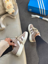 Carregar imagem no visualizador da galeria, Tênis Adidas Campus – Off White & Bege