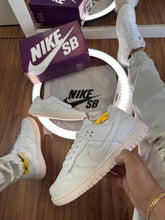 Carregar imagem no visualizador da galeria, Tênis Dunk Low - Branco