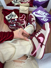 Carregar imagem no visualizador da galeria, Tênis Nike Dunk Low - Cherry