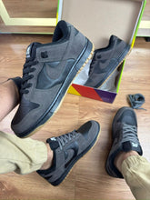 Carregar imagem no visualizador da galeria, Tênis Nike Dunk Low - Preto/Cinza