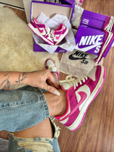Carregar imagem no visualizador da galeria, Tênis Nike Dunk Low - Rosa - 3 Cadarços