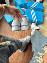 Carregar imagem no visualizador da galeria, Tênis Adidas Forum Low - Branco/Azul
