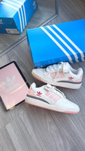Carregar imagem no visualizador da galeria, Adidas Forum Low – Branco & Rosa