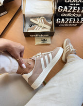 Carregar imagem no visualizador da galeria, Tênis Adidas Gazelle - Marrom