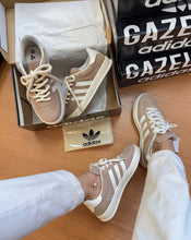 Carregar imagem no visualizador da galeria, Tênis Adidas Gazelle - Marrom