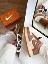 Carregar imagem no visualizador da galeria, Tênis Nike Air Force Madri