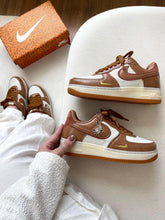 Carregar imagem no visualizador da galeria, Tênis Nike Air Force Madri