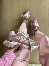 Carregar imagem no visualizador da galeria, New Balance 9060 - Rosa