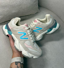 Carregar imagem no visualizador da galeria, New Balance 9060 - Bege/Azul