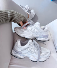 Carregar imagem no visualizador da galeria, New Balance 9060 “Gelo”