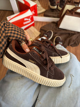 Carregar imagem no visualizador da galeria, Puma Suede Plataforma – Marrom Escuro