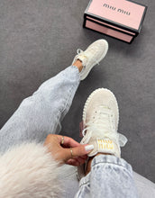 Carregar imagem no visualizador da galeria, Tênis Casual Quenz Miu Miu – Off/Prata