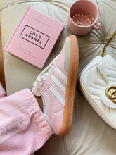 Carregar imagem no visualizador da galeria, Adidas Samba - Rosa