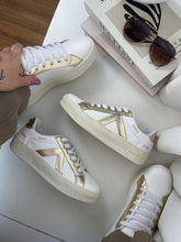 Carregar imagem no visualizador da galeria, Tênis Schutz ST-001 – Branco & Dourado