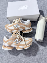 Carregar imagem no visualizador da galeria, New Balance 9060 – Branco/Terra