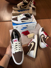 Carregar imagem no visualizador da galeria, Tênis Nike Travis Scott - Branco/Marrom
