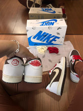 Carregar imagem no visualizador da galeria, Tênis Nike Travis Scott - Branco/Marrom