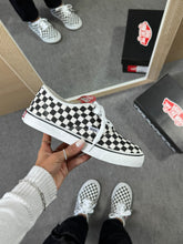 Carregar imagem no visualizador da galeria, Vans Authentic – Xadrez