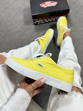 Carregar imagem no visualizador da galeria, Vans Authentic – Amarelo