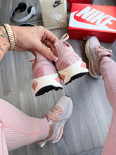 Carregar imagem no visualizador da galeria, Nike Zoom Vomero 18 “Rosa/Branco”