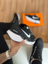 Carregar imagem no visualizador da galeria, Tênis Nike Air Zoom - Preto