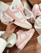 Carregar imagem no visualizador da galeria, Tênis Louis Vuitton - Rosa

