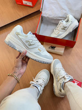 Carregar imagem no visualizador da galeria, Tênis New Balance 550 - Branco/Prata
