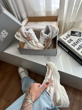 Carregar imagem no visualizador da galeria, New Balance 740 – Rose
