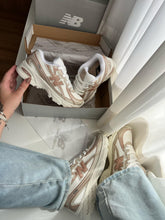 Carregar imagem no visualizador da galeria, New Balance 740 – Rose
