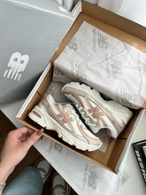 Carregar imagem no visualizador da galeria, New Balance 740 – Rose
