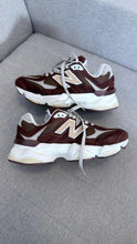 Carregar imagem no visualizador da galeria, New Balance 9060 – Castanho/Bege
