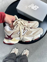 Carregar imagem no visualizador da galeria, New Balance 9060 - Linen Burgundy
