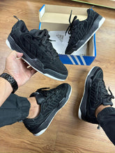 Carregar imagem no visualizador da galeria, Adidas ADI2000 - Preto
